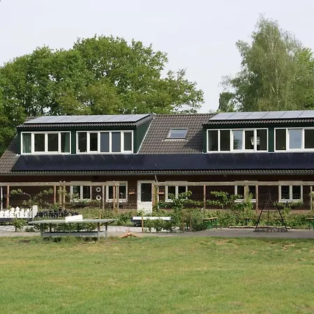 Guest house Vakantieboerderij 't - *